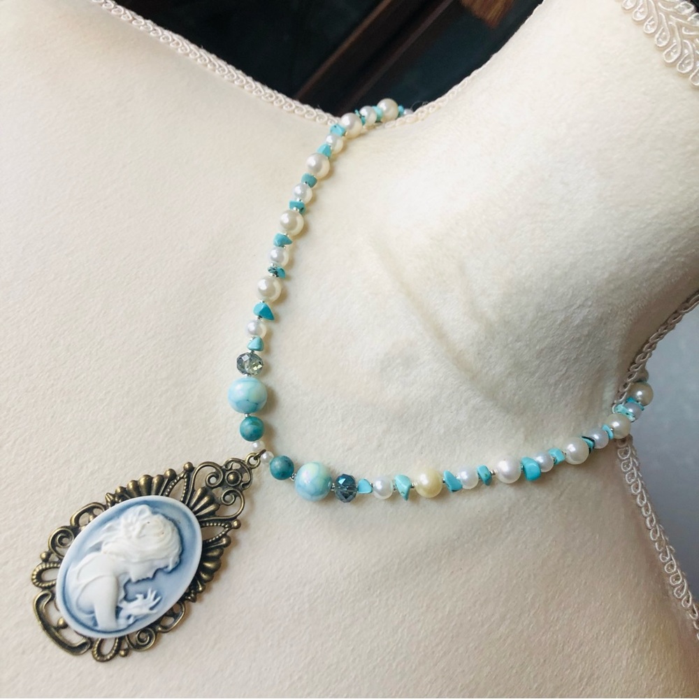 Handcrafted lady cameo filigree genuine dyed agate howlite stone necklace